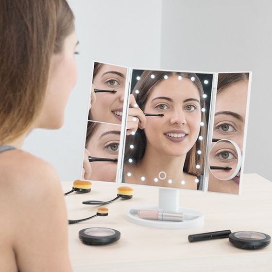 Espejo con Luz Aumento para Maquillaje 24 LED Diseño plegable 4 en 1 InnovaGoods Espejo con Luz Aumento para Maquillaje 24 LED Diseño plegable 4 en 1 InnovaGoods